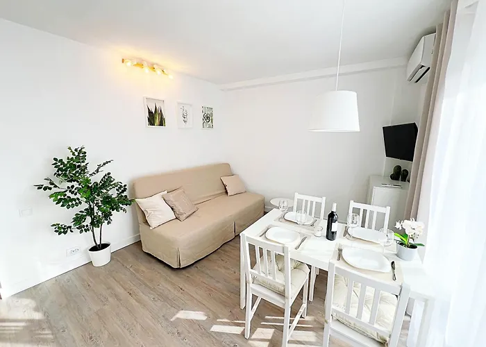 1 Bedroom In Americas!